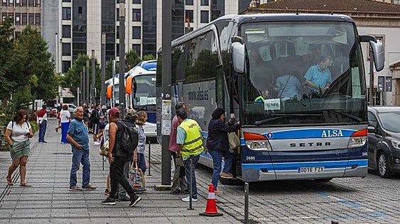 Renfe prolonga hasta mediados de agosto los transbordos en autobús entre Santander, Palencia y Valladolid