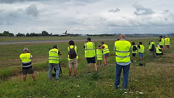 Los tipos que fotografiaban aviones