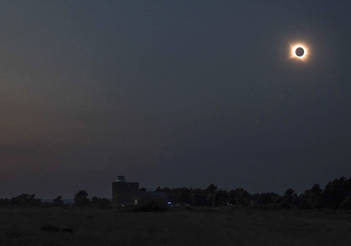 Por su privilegiada y estratégica ubicación, era una apuesta segura para ver el eclipse con un riesgo mínimo de nubes; y las previsiones se cumplieron en La Lora.