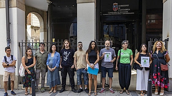 Una nueva plataforma por la enseñanza pública en Cantabria llama a manifestarse el sábado