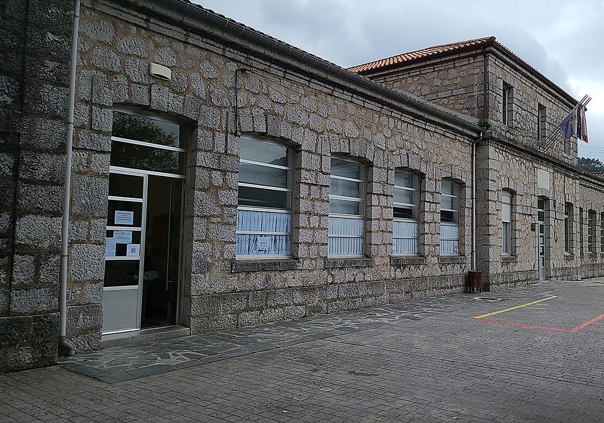 El exterior del CRA Asón de Limpias.