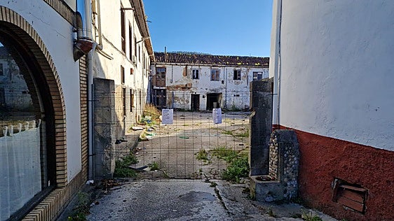 Unquera autoriza la demolición de La Corralada para construir viviendas
