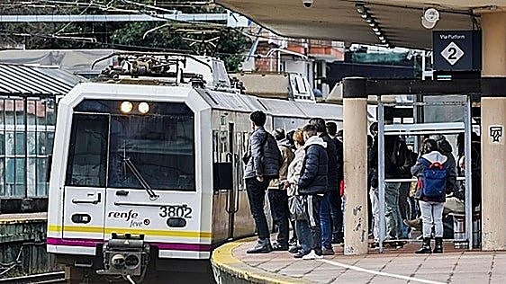 Suprimidos al menos 13 Cercanías este lunes en Cantabria y demoras en otros servicios