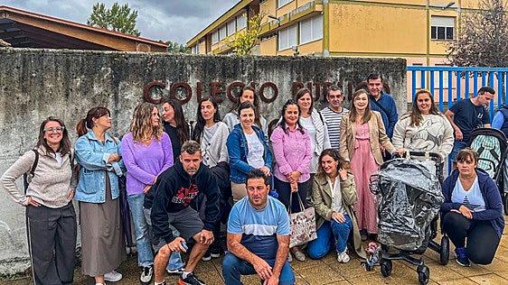 El colegio de Liérganes niega la versión del alcalde: «Aún no hay solución para el aula de un año»