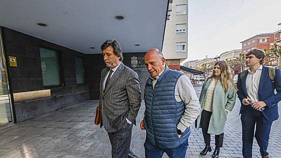 El exalcalde de Santillana se sentará en el banquillo el 17 de diciembre por el 'caso del parking'
