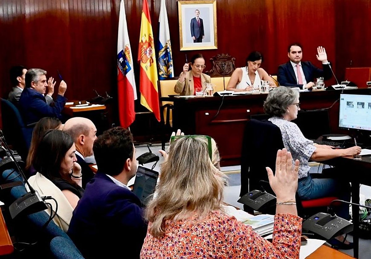 El Pleno de Santander durante una de las votaciones de este martes.