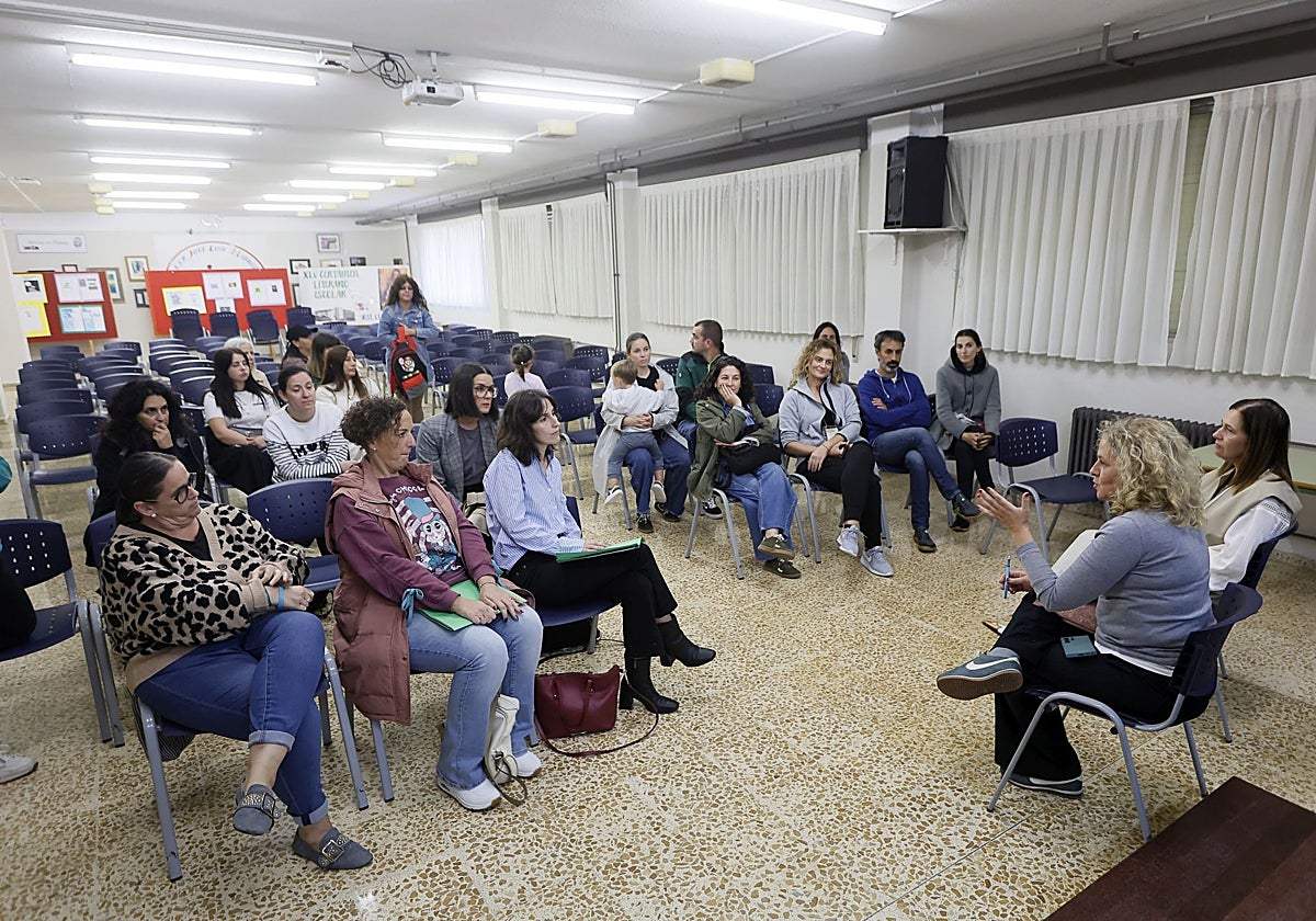 Las familias de Nueva Ciudad reclaman un servicio de Madrugadores para evitar fugas a otros colegios