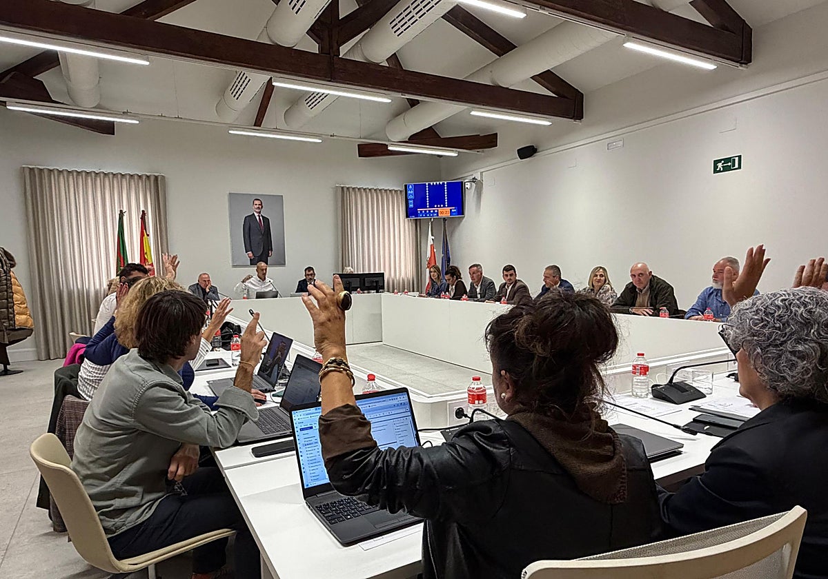 La oposición de Torrelavega critica la política fiscal e insta a PRC y PSOE a reducir gastos