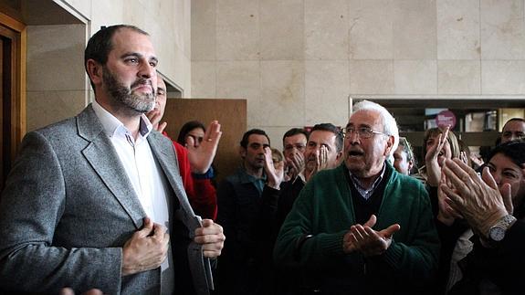 El alcalde de Sestao: «La mierda ya no viene aquí. Si no, la echo yo; a base de hostias, claro»
