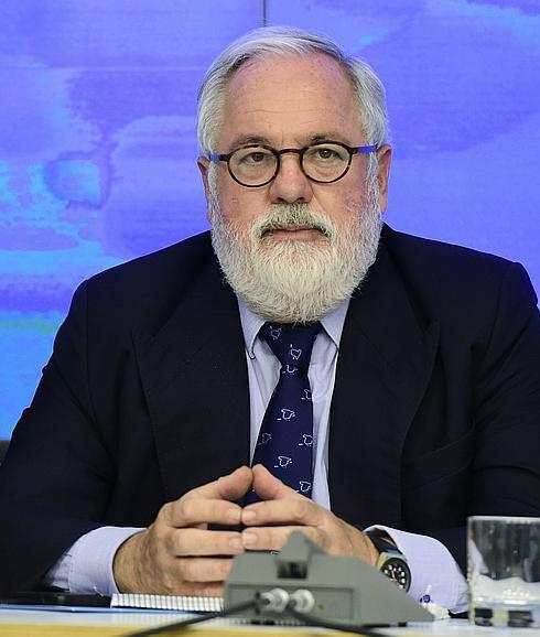 Cañete confía en que el PSOE y su «amiga Elena» le apoyen para ser comisario