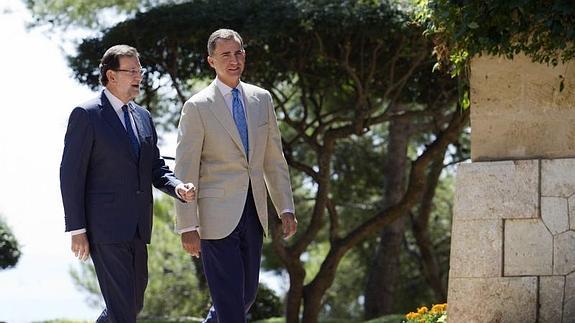 Rajoy y Felipe VI, en Marivent . 