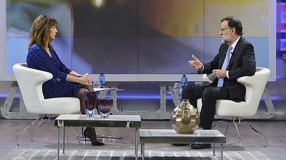 Mariano Rajoy, durante su entrevista con Ana Rosa Quintana. 