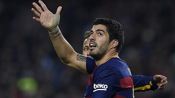 Luis Suárez celebra uno de sus goles. 