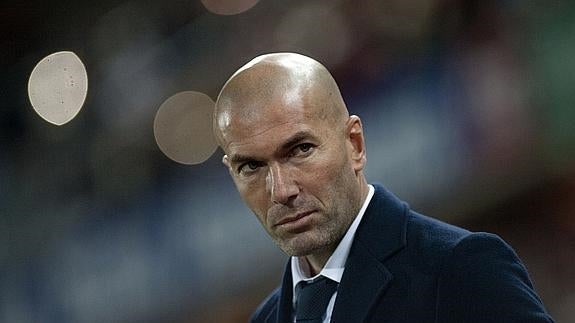 Zinedine Zidane en el partido ante el Granada. 