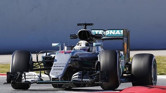 Hamilton, durante unos entrenamientos. 