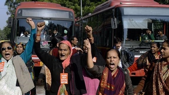 Activistas indias protestan contra las agresiones.