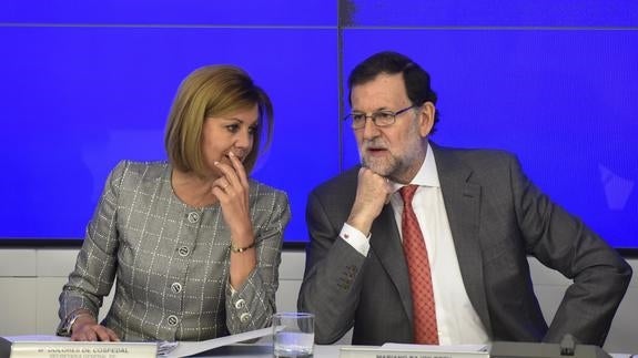 María Dolores de Cospedal y Mariano Rajoy. 