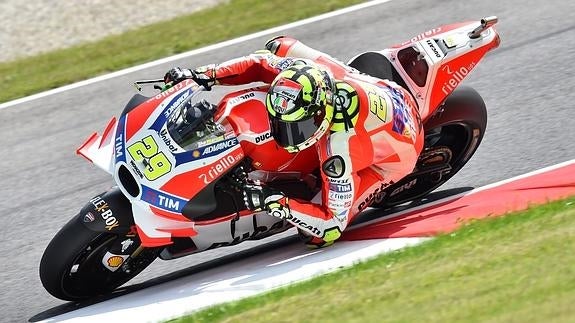 Andrea Iannone, durante el entrenamiento. 