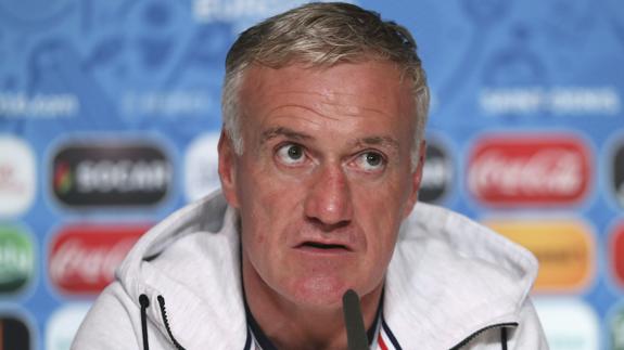 Deschamps, declarando en rueda de prensa. 