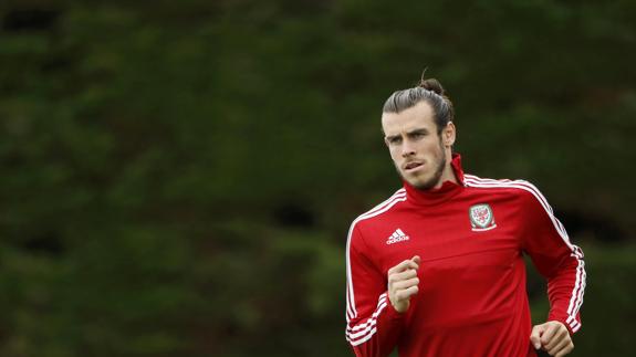 Bale, durante el entrenamiento con su selección. 