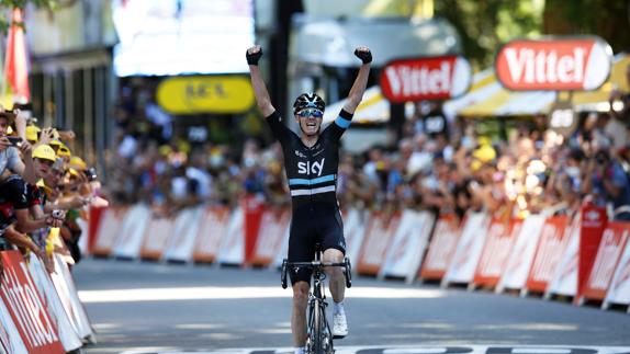 Froome celebra su victoria de etapa. 