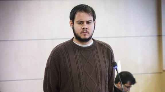 La Fiscalía vuelve a denunciar al rapero Pablo Hasel por varios tuits contra el Rey