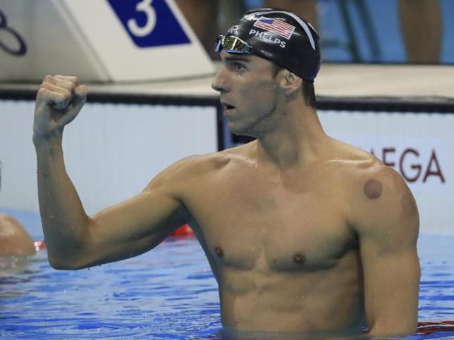 Michael Phelps celebra otro éxito. 