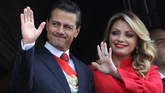 El presidente de México, Enrique Peña Nieto, y su esposa.