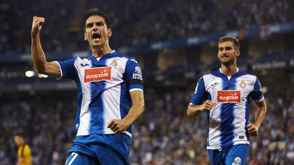 Gerard Moreno (i) celebra un gol.