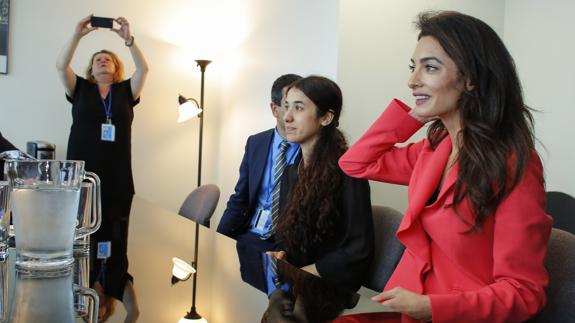 Amal Clooney, en la ONU junto a la refugiada Nadia Murad.