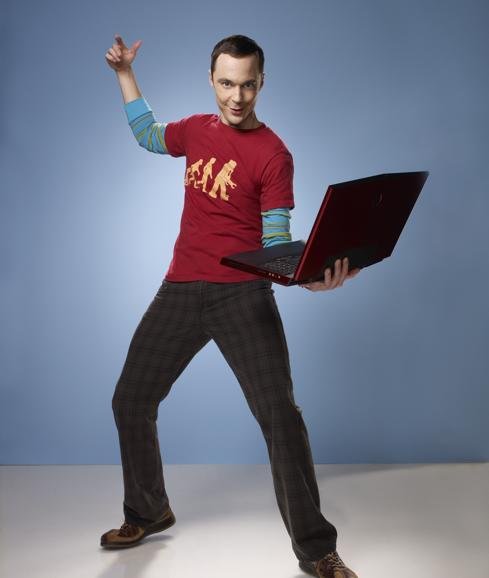 Jim Parsons, caracterizado como Sheldon Cooper. 