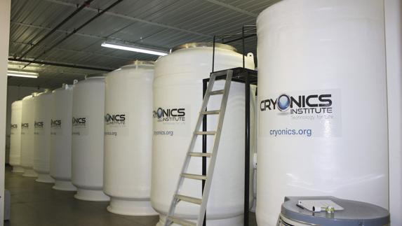 Tanques para la conservación de personas en nitrógeno líquido en Michigan. 