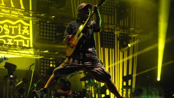 Manu Chao durante un concierto.