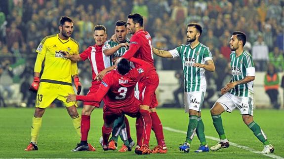 Sevilla-Betis, el derbi "sin neutrales" de la Liga