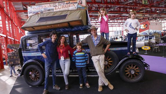 La familia Zapp posa en Madrid. 