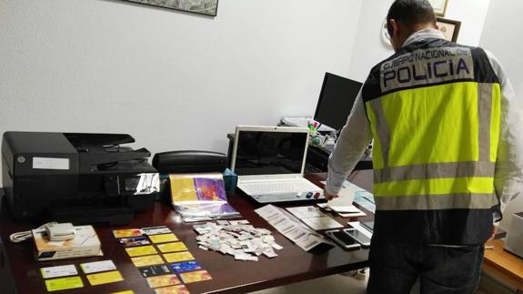 Detenido en Valencia un italiano que utilizó 40 identidades falsas para defraudar 80.000 euros