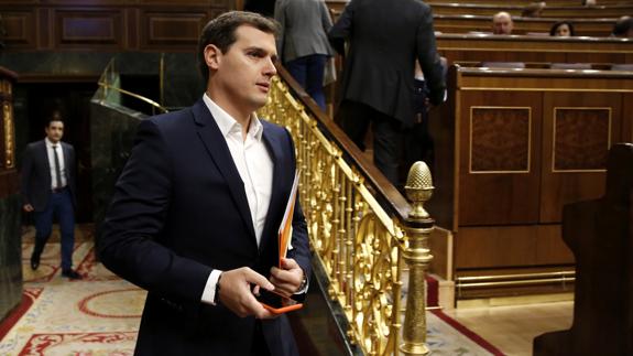 El líder de Ciudadanos, Albert Rivera, a su llegada al hemicíclo del Congreso. 