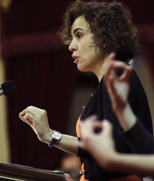 La ministra de Sanidad, Dolors Montserrat, durante su comparecencia en el Senado.