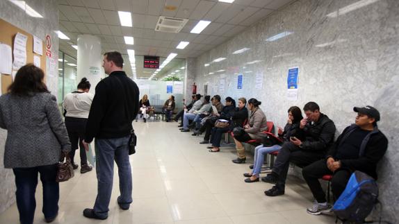 Interior de la una Oficina de Empleo.