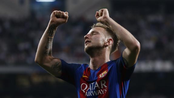 Rakitic celebra su gol. 