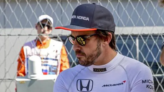 Fernando Alonso, tras su abandono. 