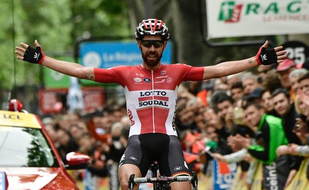 Thomas de Gendt celebra su victoria. 