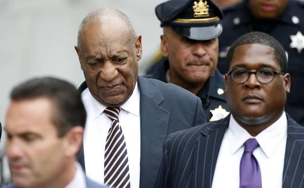 Cosby abandona los juzgados. 