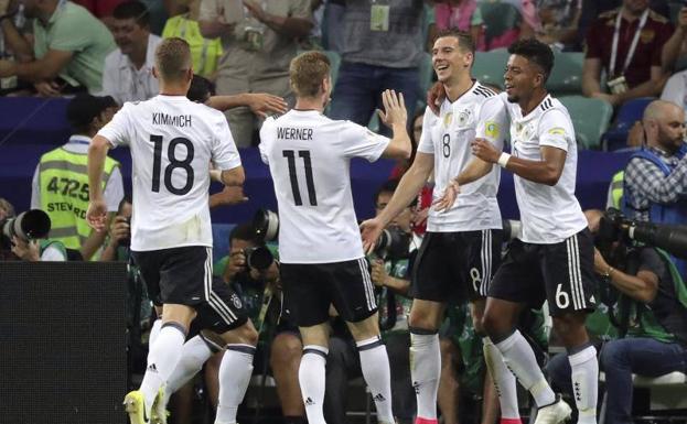 Alemania celebra uno de los goles de Goretzka. 