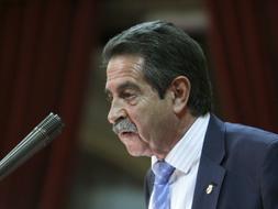 Revilla, ayer, durante su intervención en el Senado. / EFE