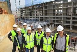 Los directores de la obra de Valdecilla sitúan en 2012 el final de la edificación
