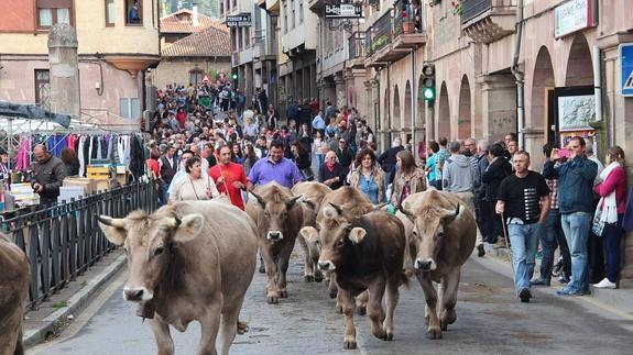 La Feria de Los Santos atrajo a miles de turistas