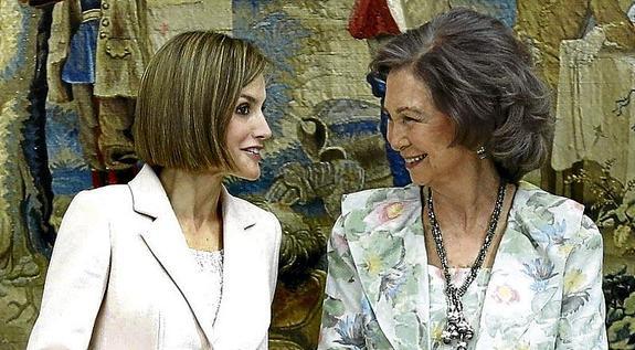 Ambas presidieron ayer la gala de los premios Reina Sofía.