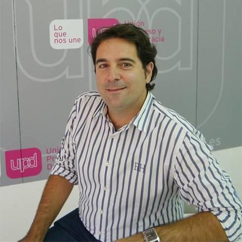 Román San Emeterio, candidato a la Presidencia de Cantabria por UPyD.