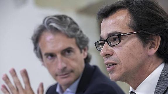 César Torrellas, hasta ahora miembro del Patronato, con el presidente de la Fundación, Íñigo de la Serna, esta mañana en Pronillo.